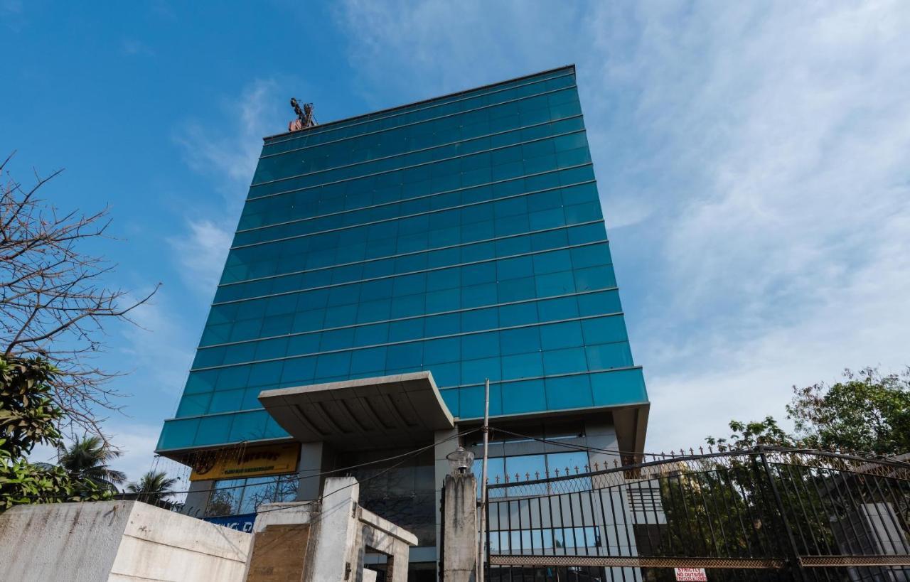 Capital O4482 Ascot International Hotel Bombaim Exterior foto